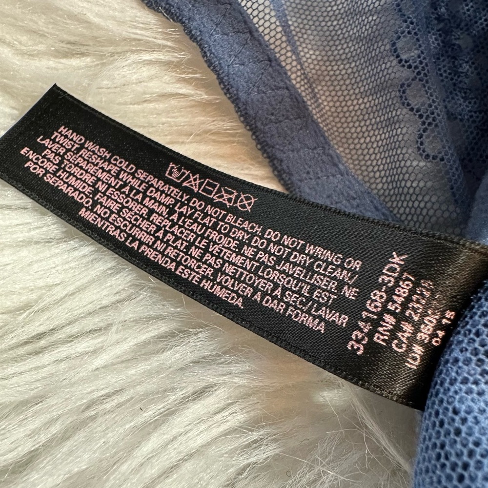 Victoria’s Secret • 2015 Very Sexy Long-Lined Demi - Picture 6 of 16